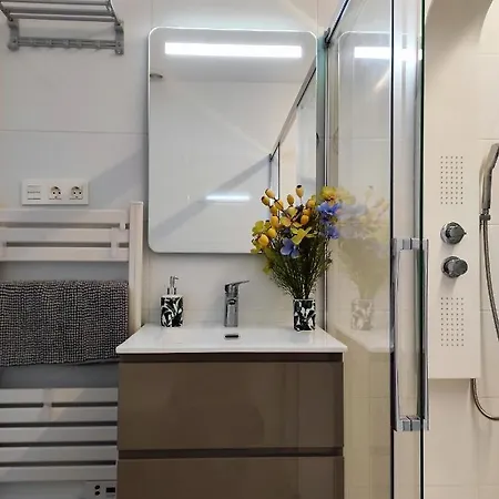 Kaixo Marina Con Parking Gratis